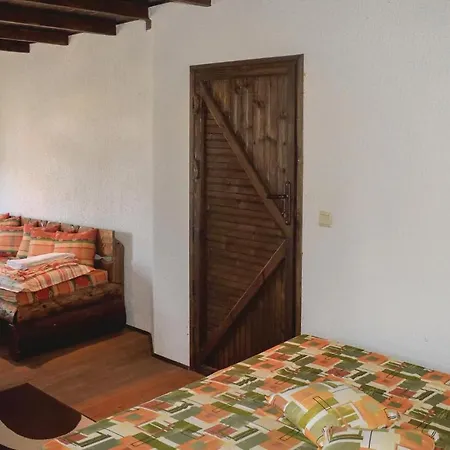 Four-bedroom Holiday In Сasa de vacaciones Osenovo