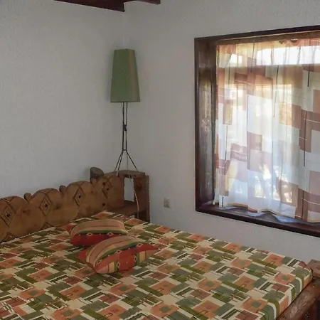 Сasa de vacaciones Four-bedroom Holiday In *